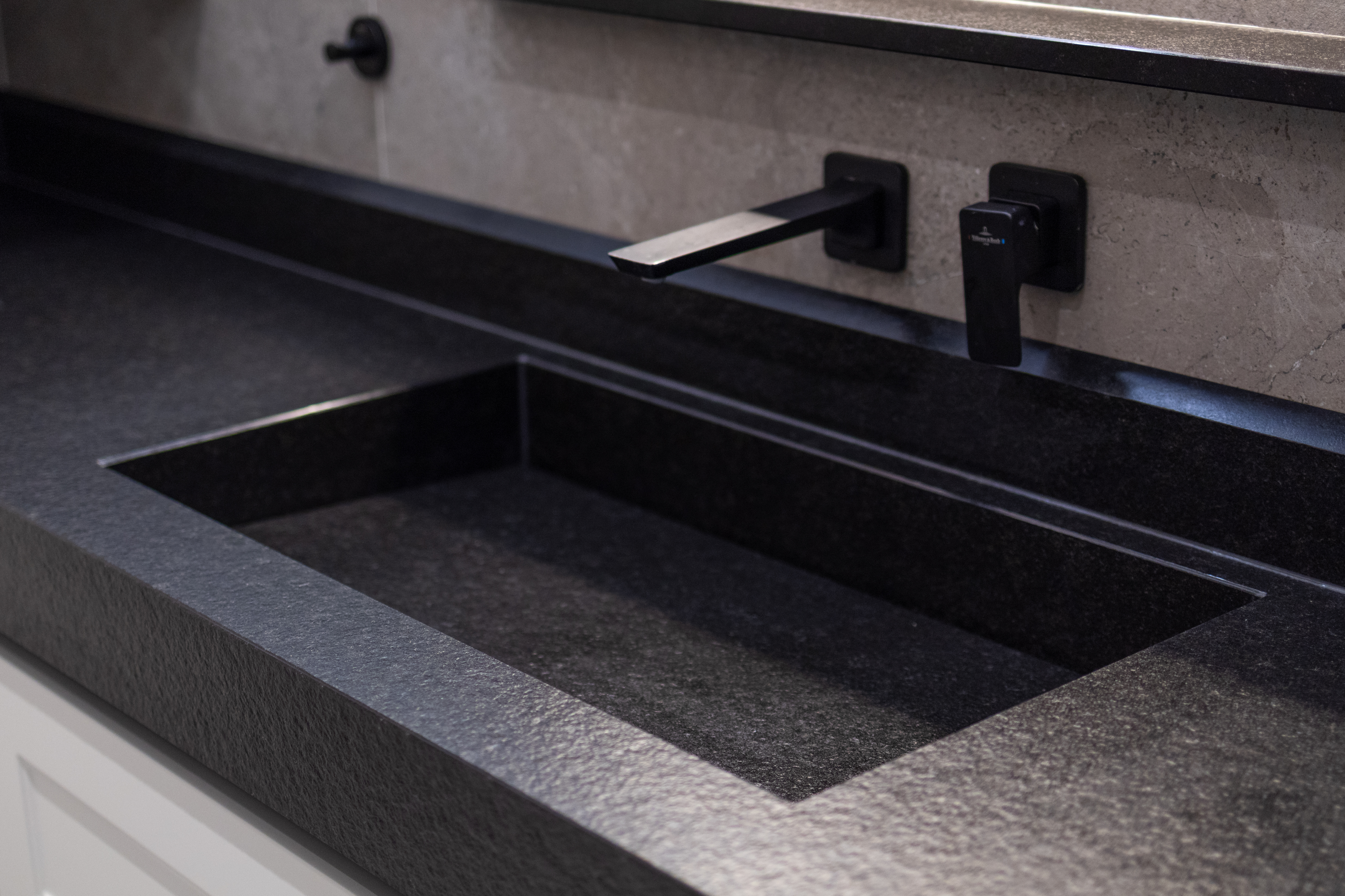 Washbasin Vienna, Nero Assoluto